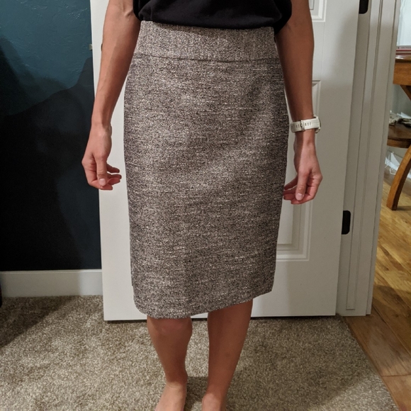 Metallic silver woven Banana Republic skirt Size 0 - Picture 3 of 9